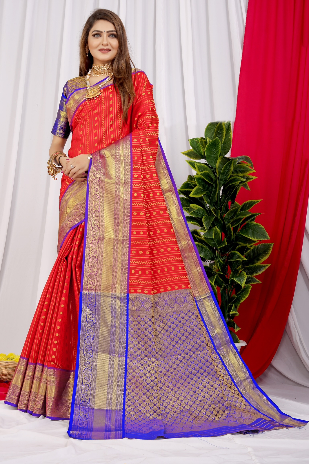 Red color kanchipuram silk saree with zari weaving work