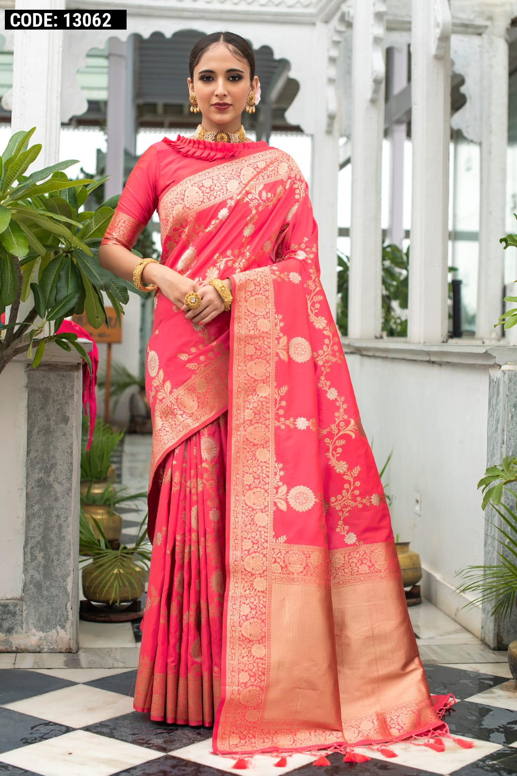 Gajari Saree in Cotton with Weaving UK - SR21522