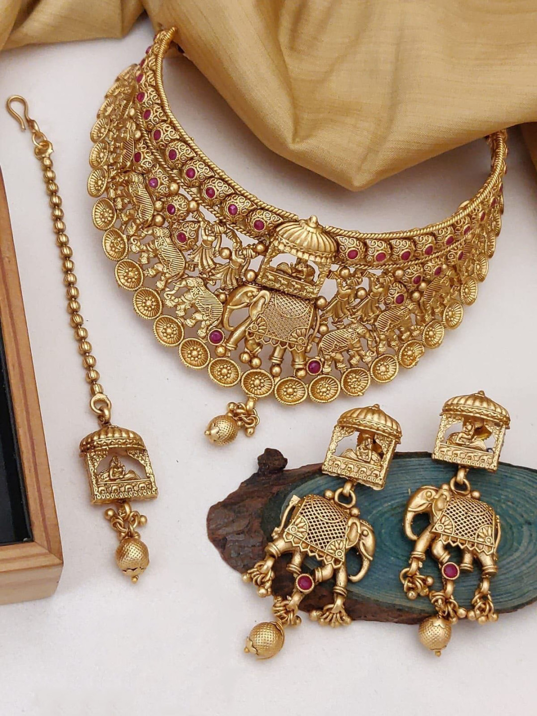 Antique hot sale kundan set