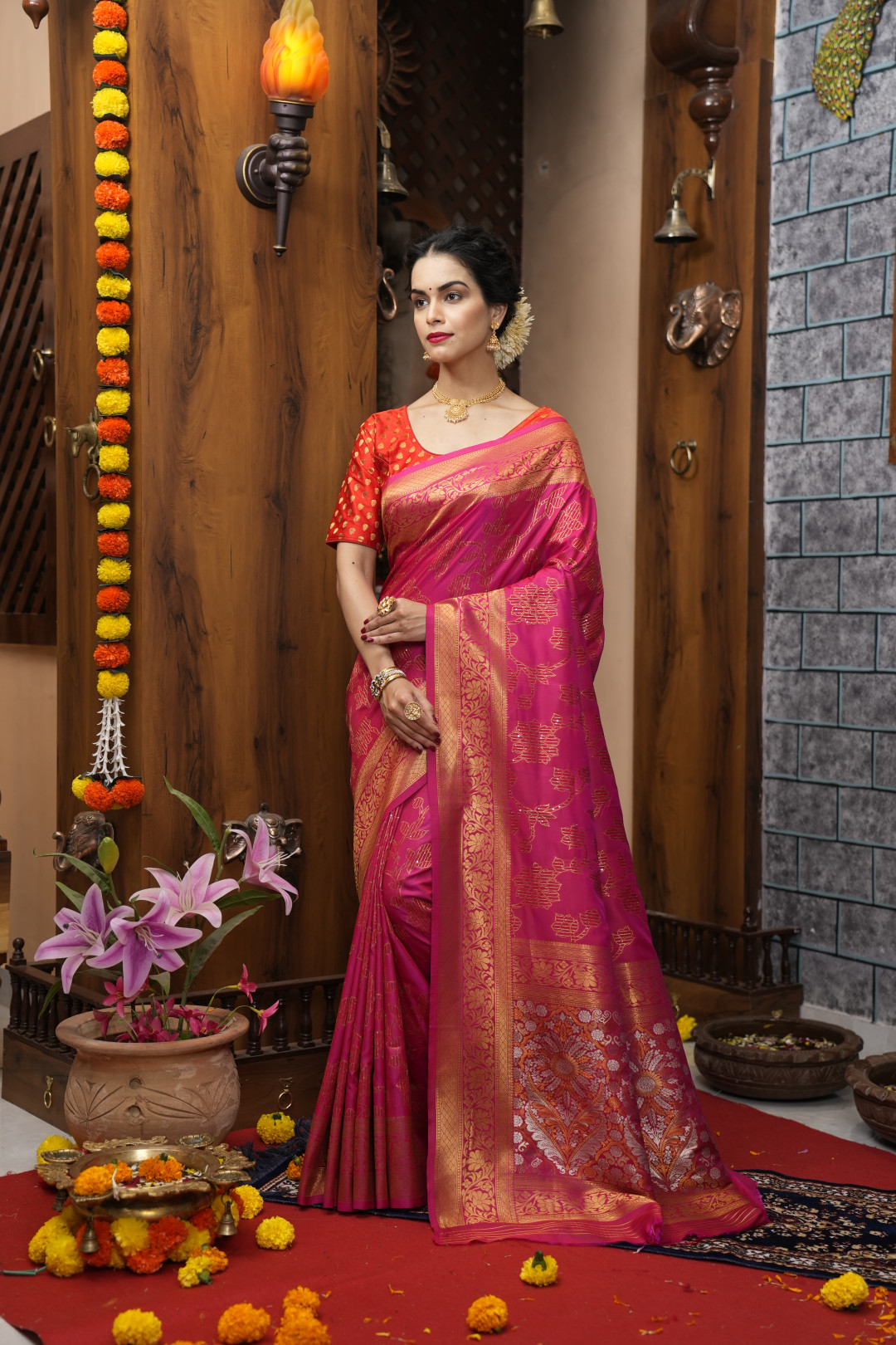 Gilded Traditions: Kimkhab Banarasi Silk Sarees – WeaverStory