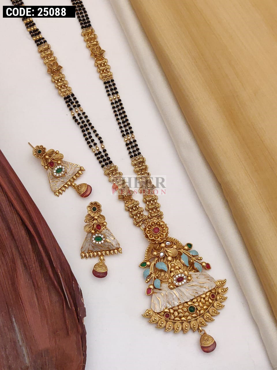 Traditional gold hot sale mangalsutra designs