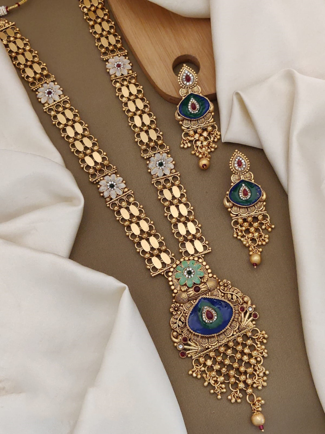 Dulhan Matte Gold Kundan Long Necklace – YOSHA ART JEWELLERY-hanic.com.vn