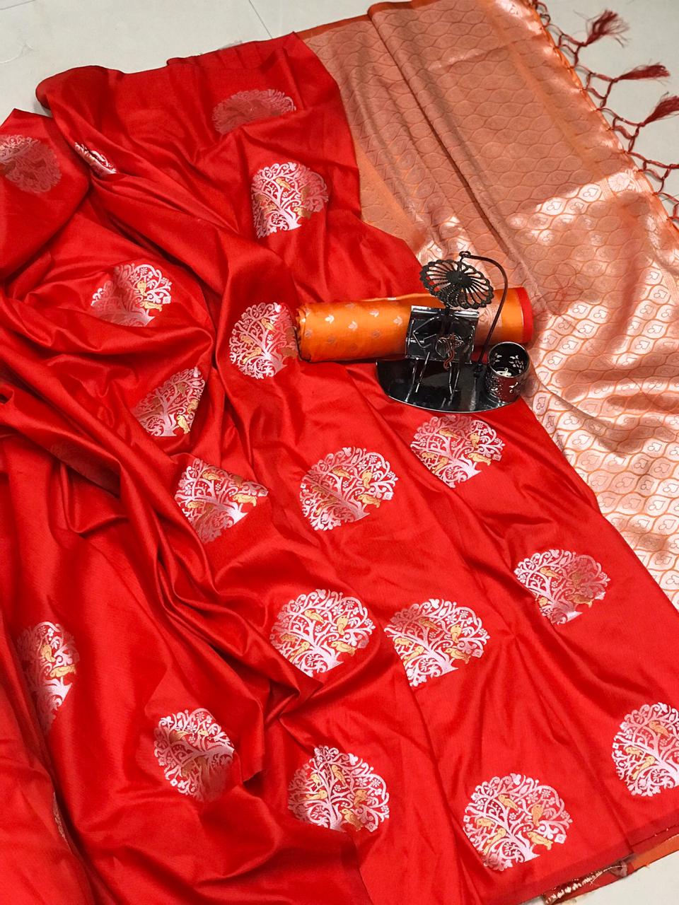 Lichi silk jacquard weaving saree with rich pallu