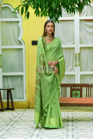 Parrot green dual shaded silk saree with blouse – Threads