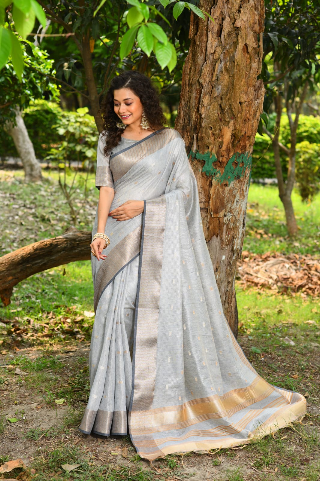 Buy HomeDeal Self Design, Solid/Plain Bollywood Georgette, Art Silk Grey  Sarees Online @ Best Price In India | Flipkart.com