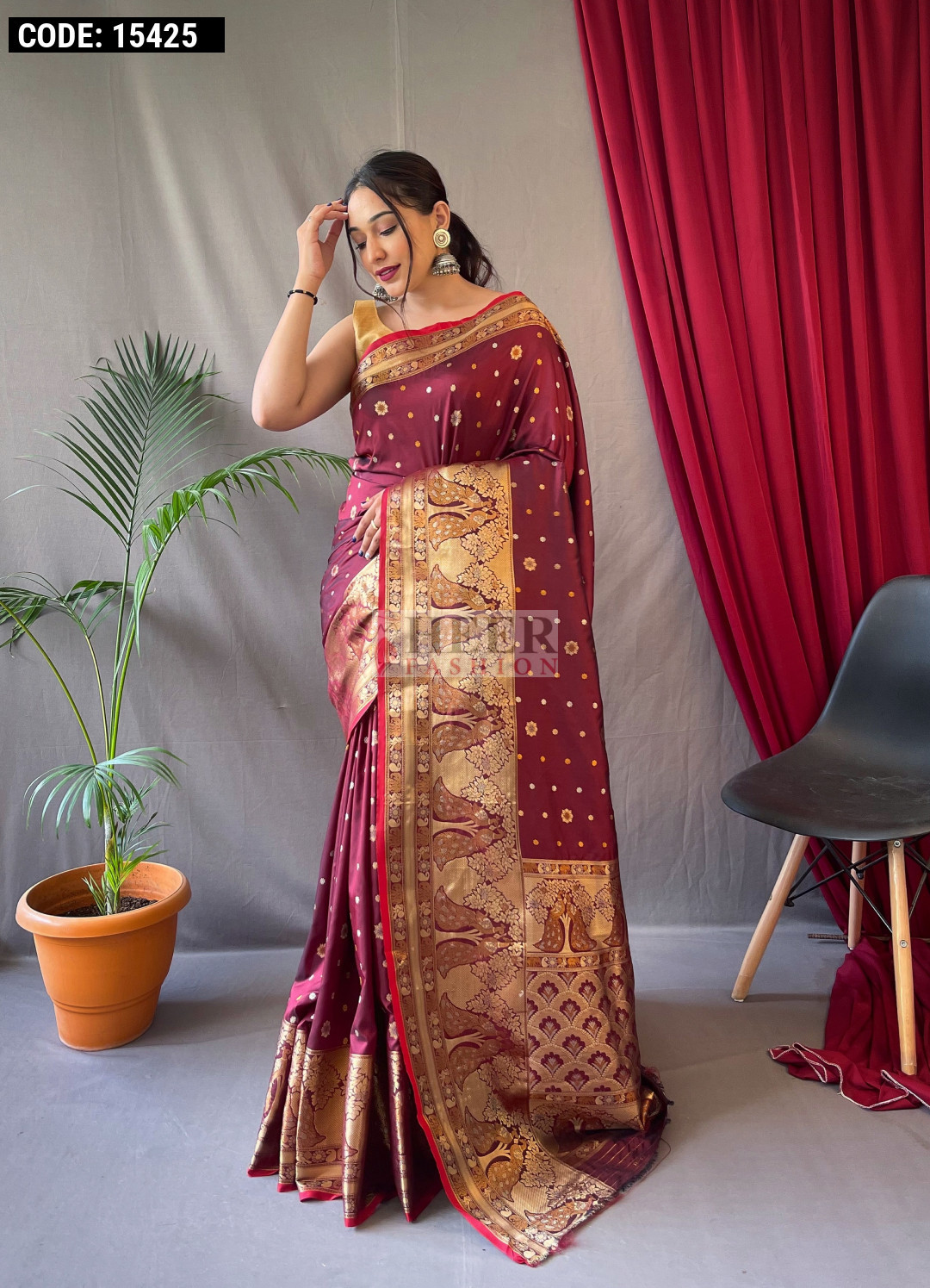 Coffee Brown Dual Tone Banarasi Organza Silk Saree - Urban Womania