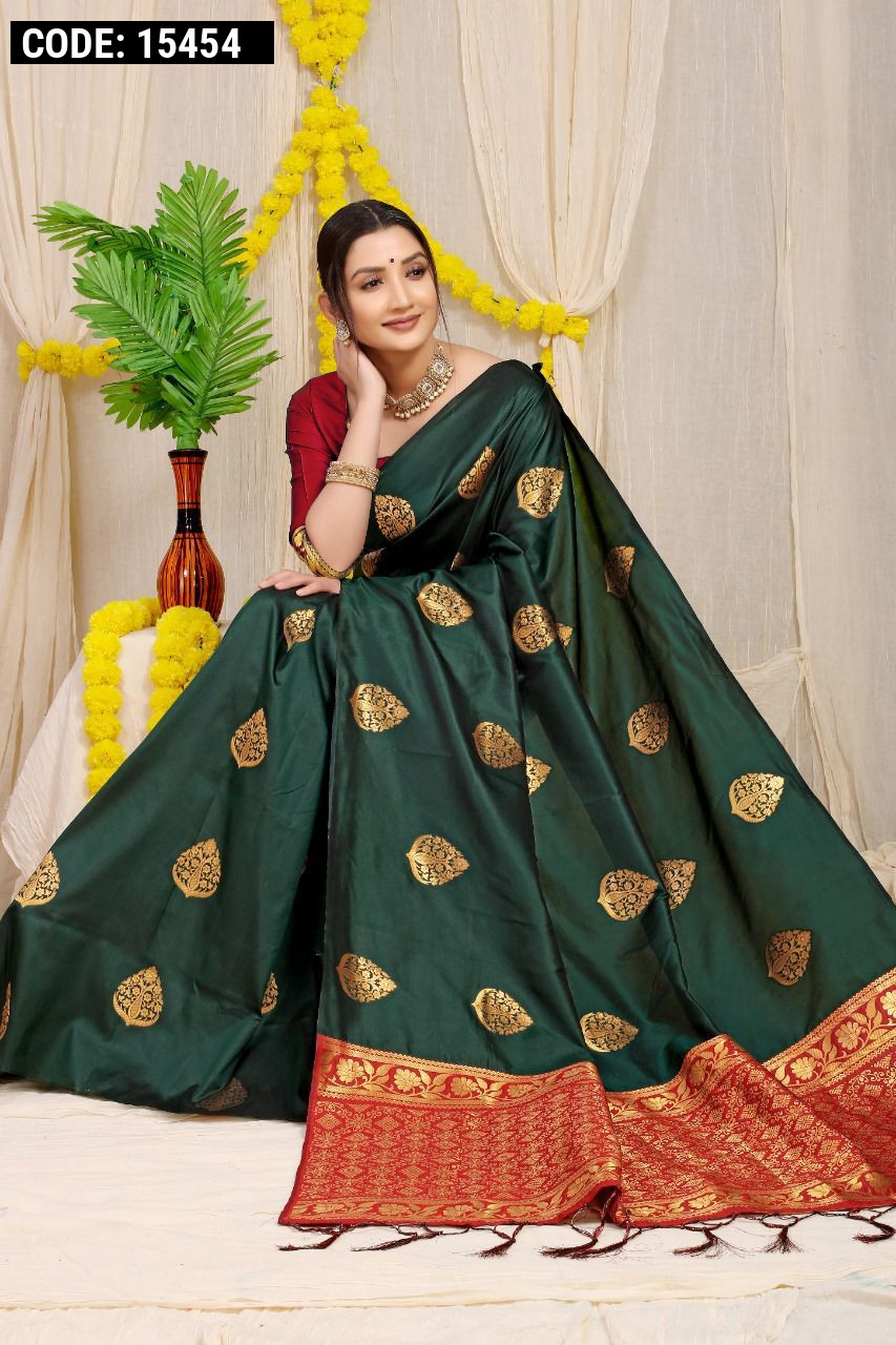 Emerald Green Plain Dola Silk Saree - Treevesto