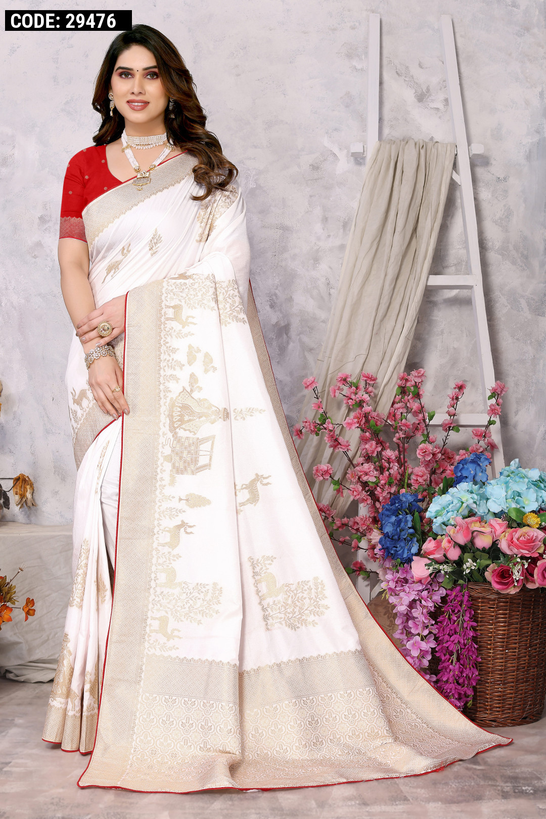 Page 2 | White Zari Sarees: Buy Latest Designs Online | Utsav Fashion