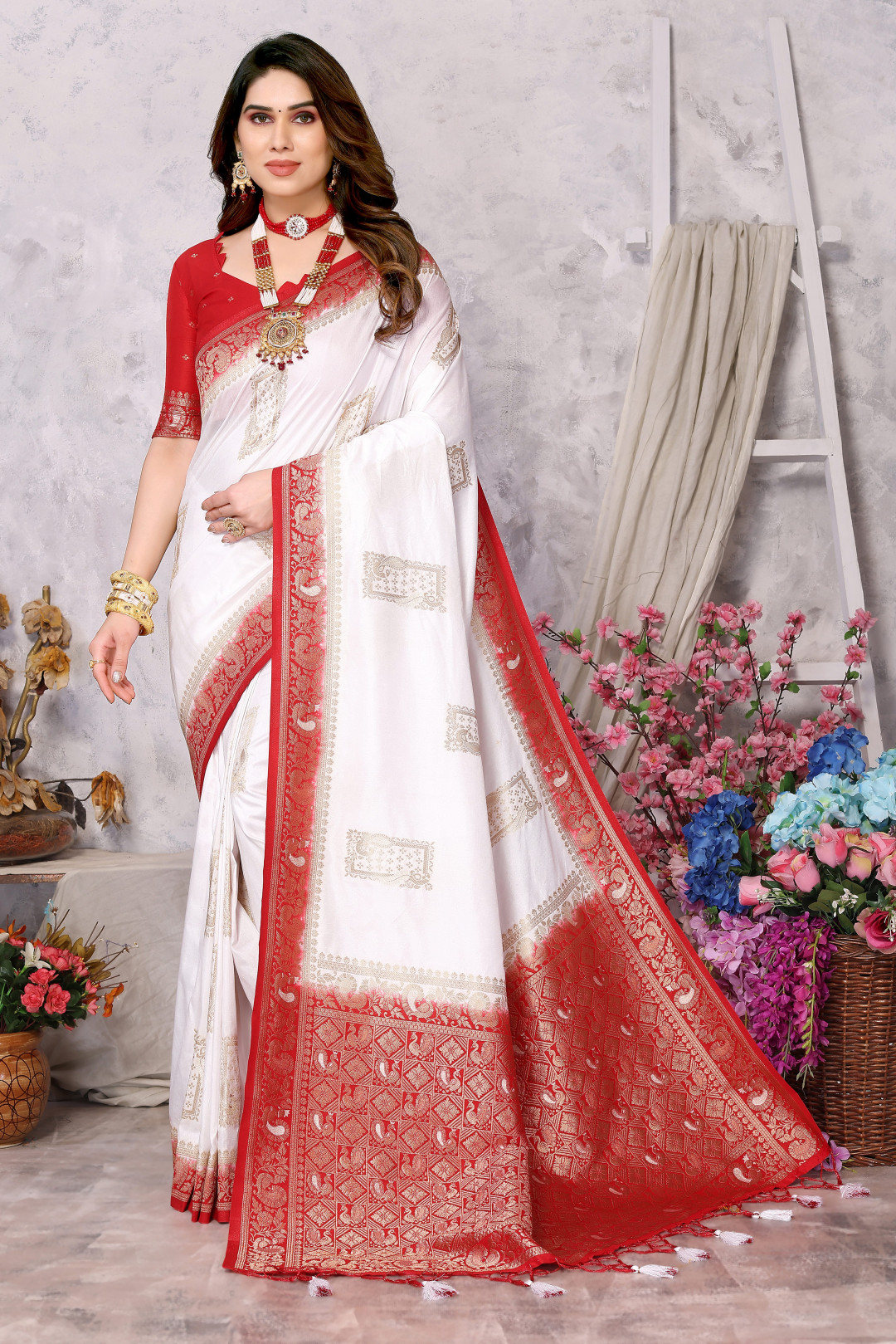 Buy Leeza Store White Red Silk Blend Jacquard/ Durga Puja/ Silk Saree/  Party Wear Saree/ Bangali Saree/ Sarees Latest/ Saree For Women Online at  Best Prices in India - JioMart.