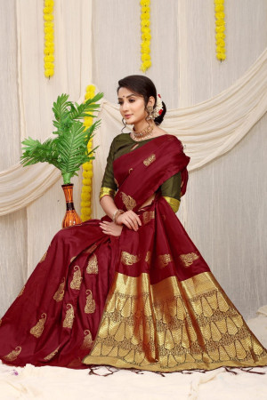 Impressive Maroon Soft Banarasi Silk Saree With Lissome Blouse Piece –  LajreeDesigner