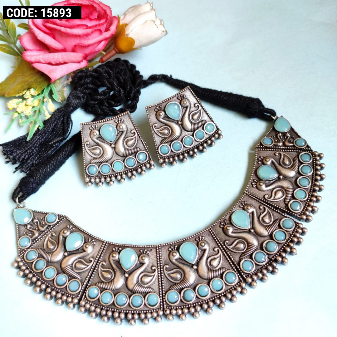 Kundan flower pendant with Light blue crystal bead choker necklace and –  Simpliful Jewelry