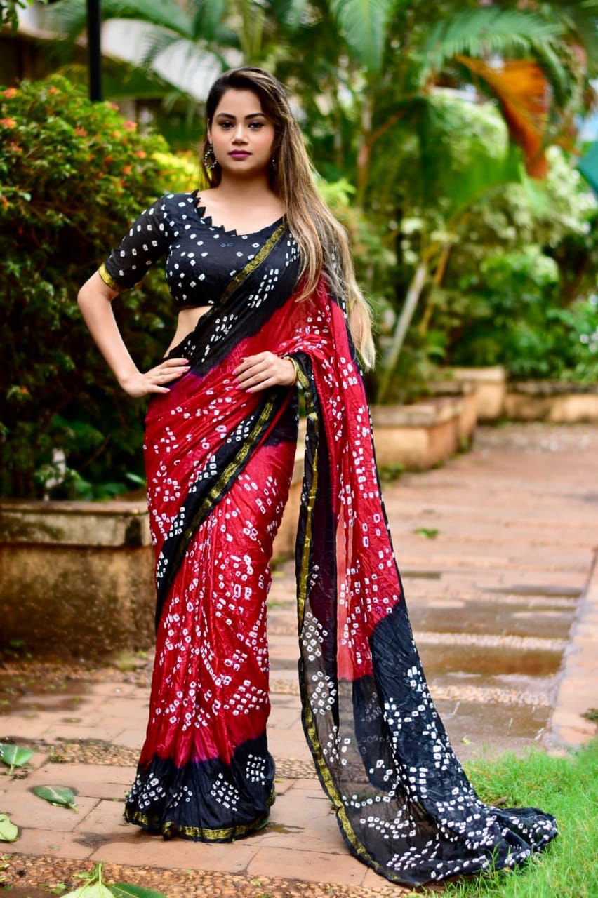 Black and red bandhani sale saree