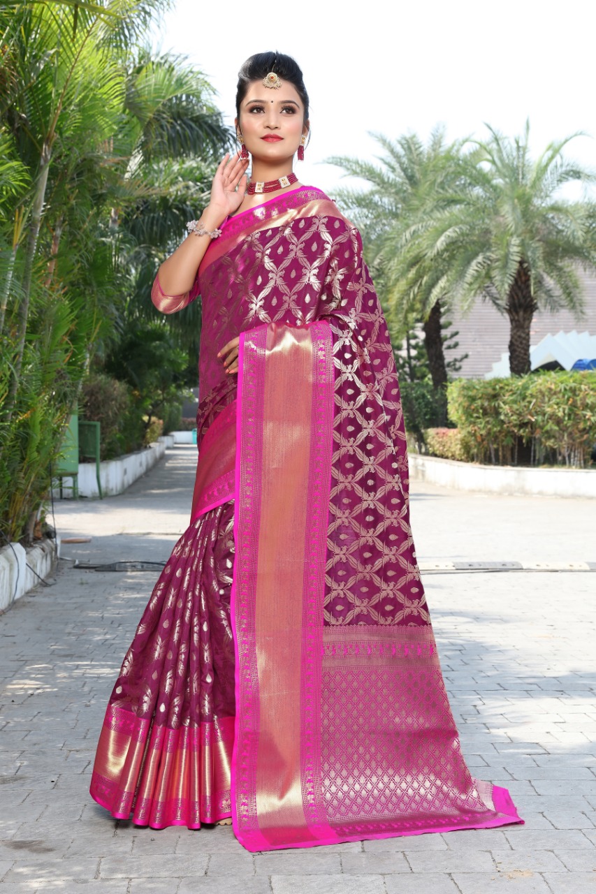 Magenta Color Kanchipuram Handloom Weaving Silk Saree