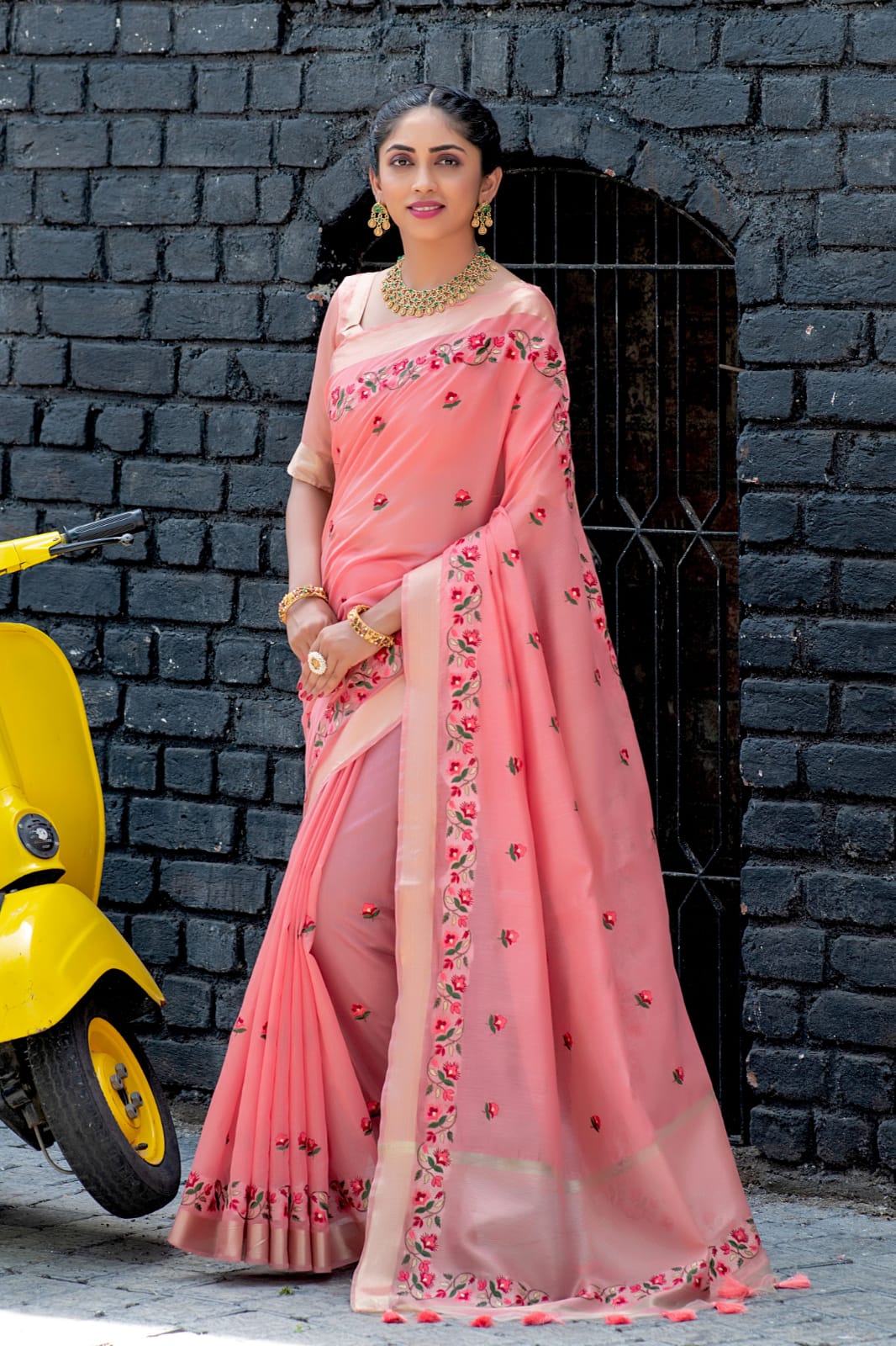 Printed Linen Cotton Sarees, Traditional, 6.3 m (with blouse piece) at Rs  475 in Surat