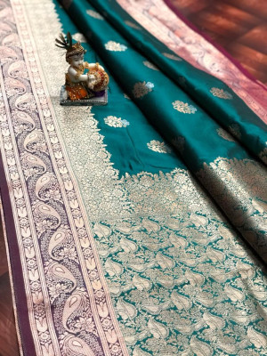 Kanchipuram silk saree with zari weaving work - YouTube