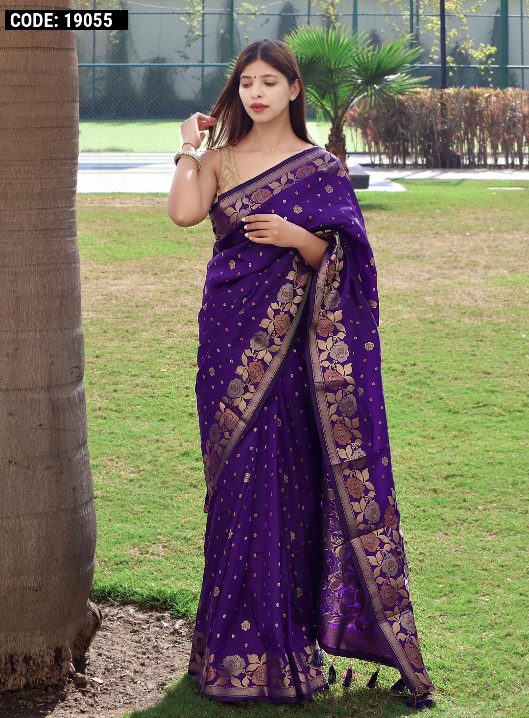 Violet Purple Woven Khaddi Georgette Banarasi Saree With Embroidered S –  zarikaariindia.com