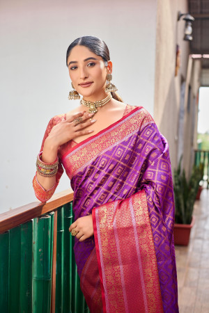 What is the best combination of purple shades Saree? - Quora